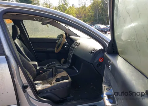 2007 Volvo S40 2.4I из США, поврежденный, VIN YV1MS382572275813